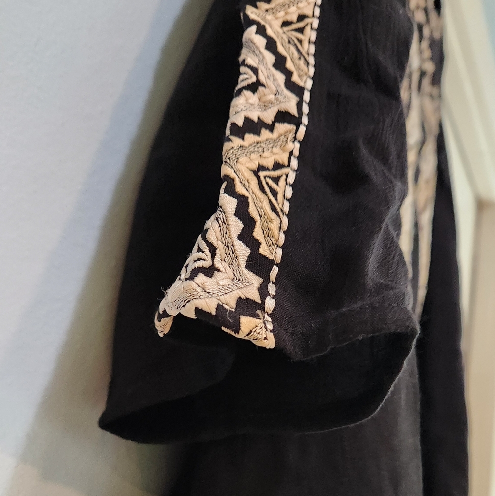 Women's Sundance Black Blouse With Cream/Tan Embroidery, Size L - Picture 8 of 16